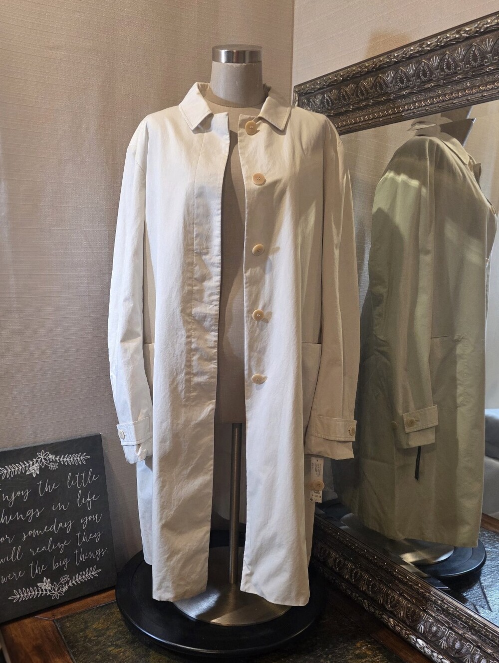 DKNY (NWT $365) Cream Lightweight Button-Down Jacket/Long Blazer.  Sz 14.